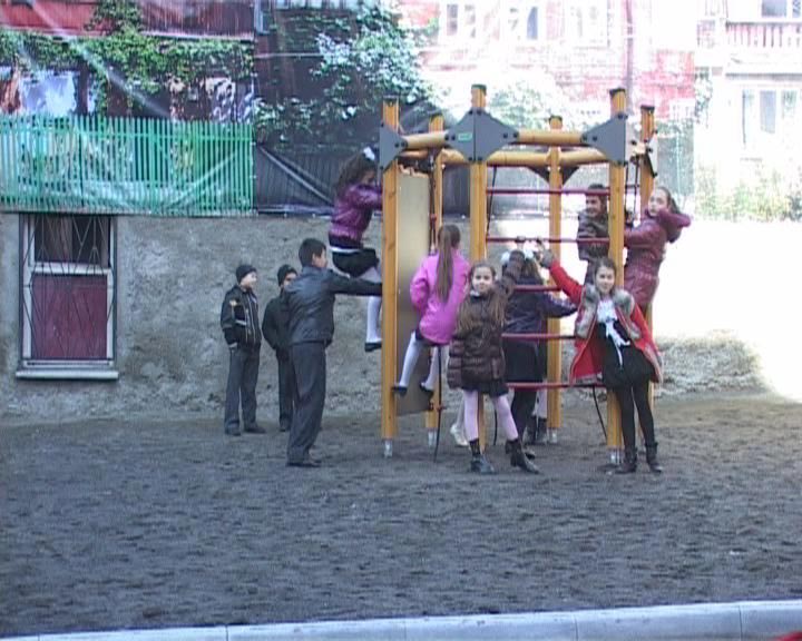 В Одессе в рамках Дней Швеции открыта первая в этом сезоне детская площадка