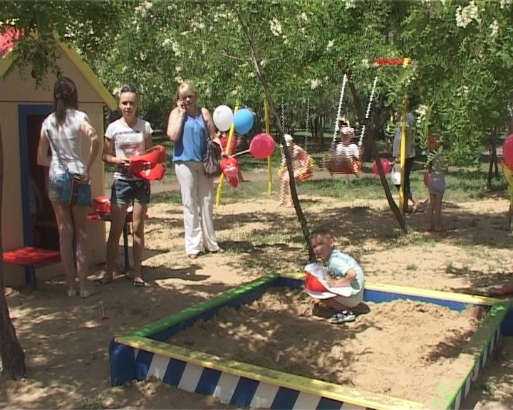 Открытие детской площадки в Лузановке