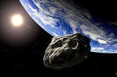 К Земле летит километровый астероид
