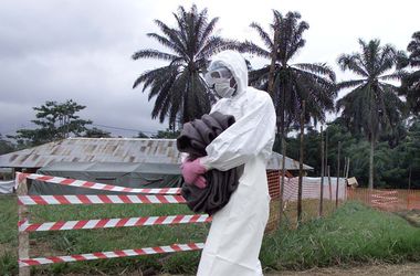 В Украине вирус Эбола не ждут, но бороться готовы