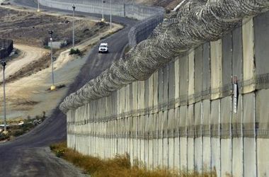 В СНБО рассказали, как будет строиться стена на границе с Россией