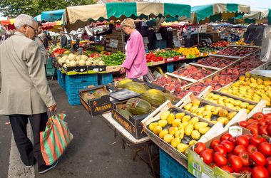 Россия запретила все овощи и фрукты из Украины