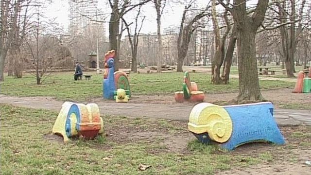 Зона детского досуга в Парке Победы
