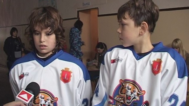 На «Льдинке» проходит детский турнир по хоккею «Кубок мэра»