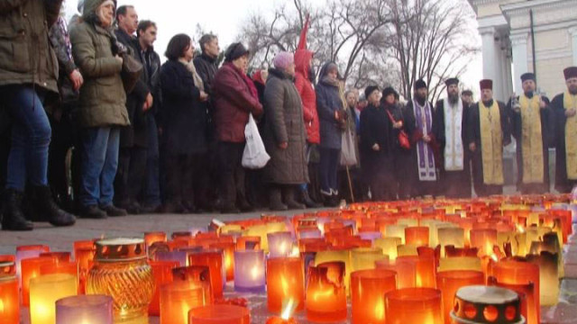 Одесситы зажгли свечи в память о жертвах голодомора