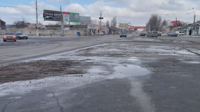 «Дорого-багато»: одесити про нову смугу дорожнього руху на Миколаївській дорозі